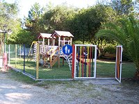 Legepladsen p Camping Karda Beach