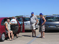 Venter på havnen i Brindisi