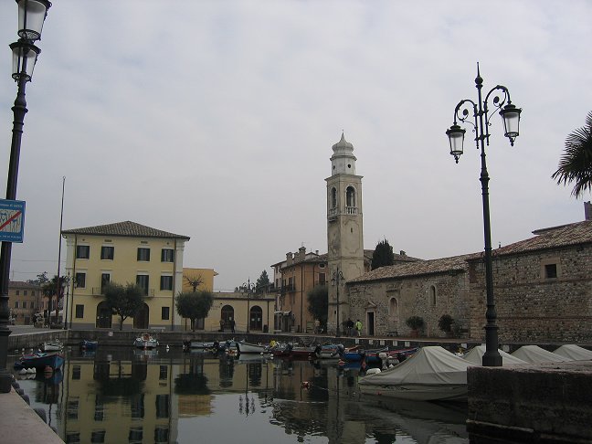 Havnen i Lazise.