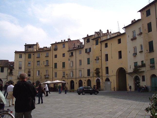 'Amfiteater Romano' (Anfiteatro Romano) Lucca.